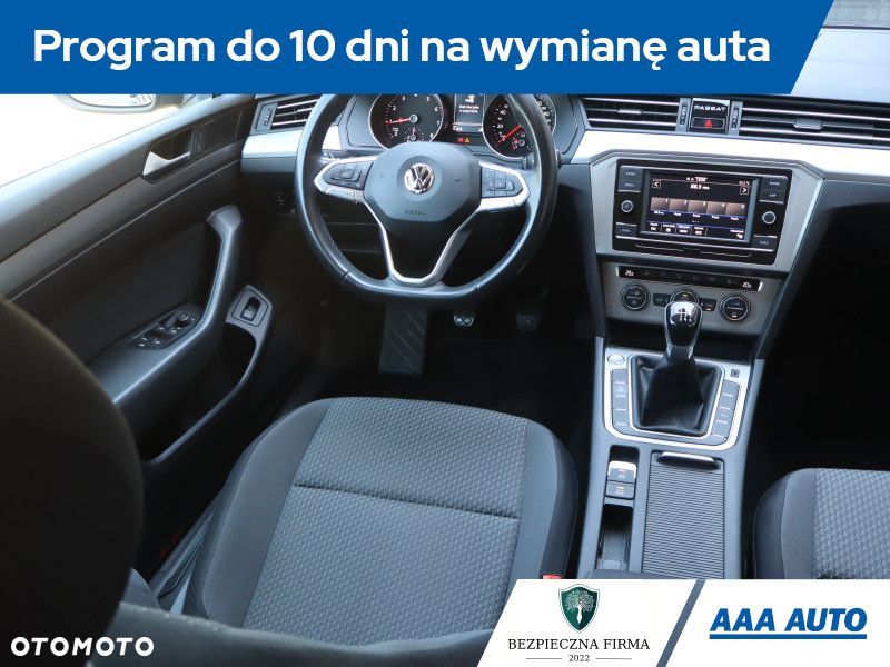 Volkswagen Passat - 9