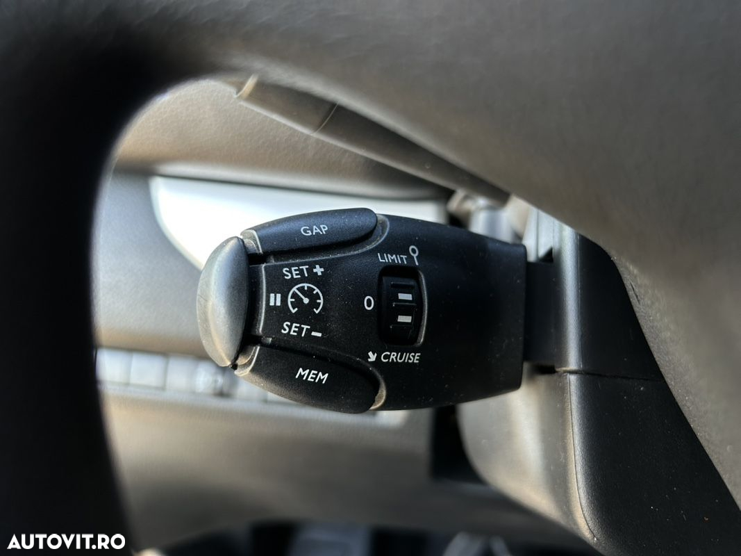 Opel Vivaro - 14