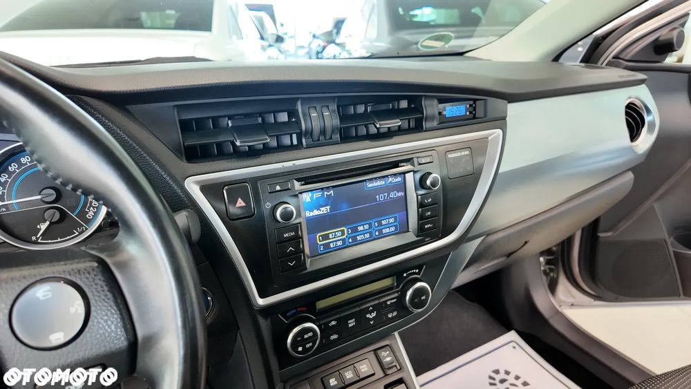 Toyota Auris 1.8 HSD Prestige - 28