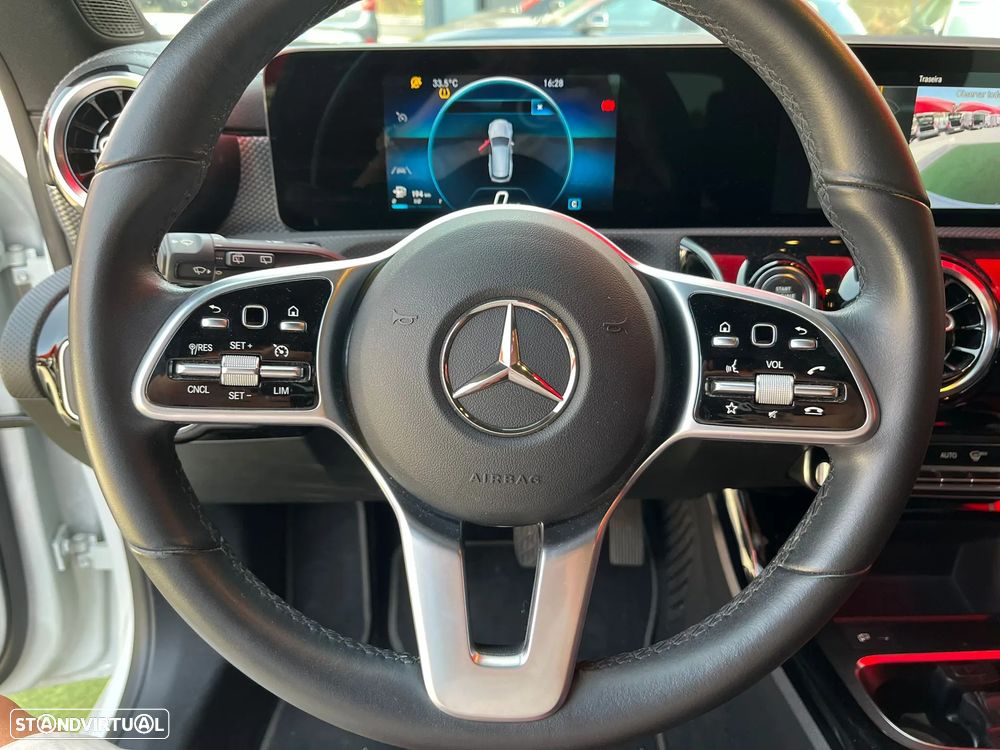Mercedes-Benz CLA 180 d Shooting Brake - 21