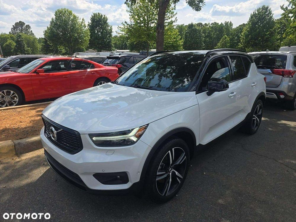 Volvo XC 40 T5 AWD R-Design - 2