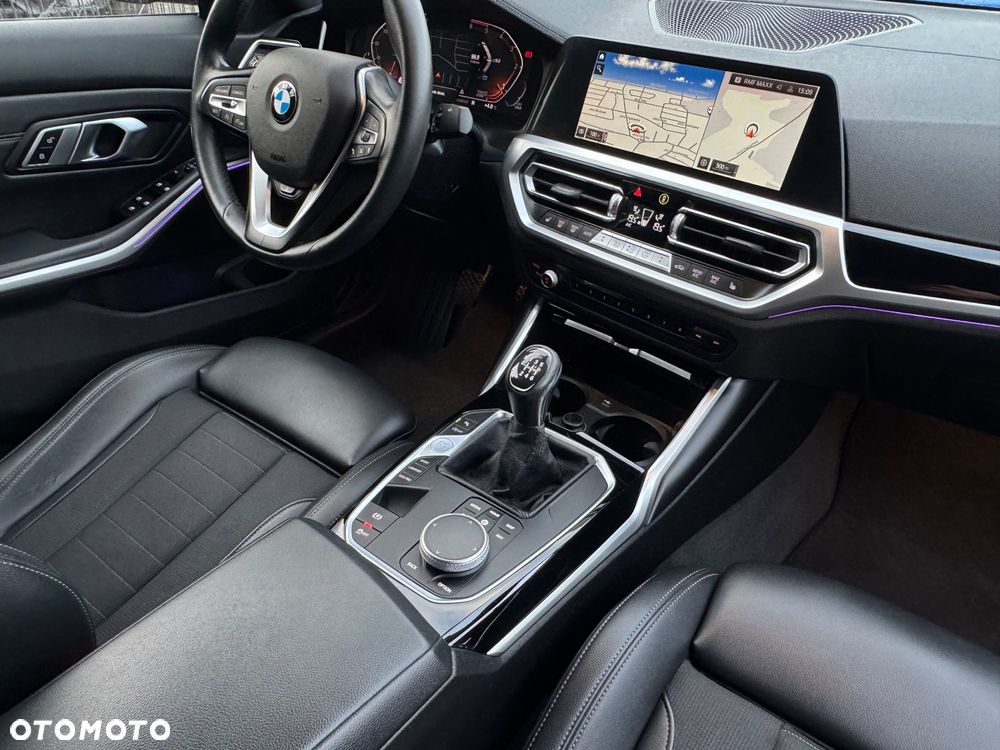BMW Seria 3 320d Sport Line - 18
