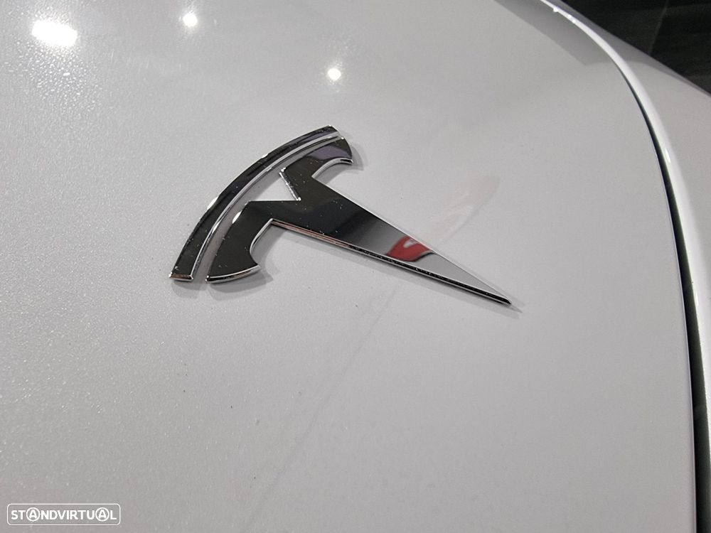 Tesla Model Y Long-Range RWD - 23