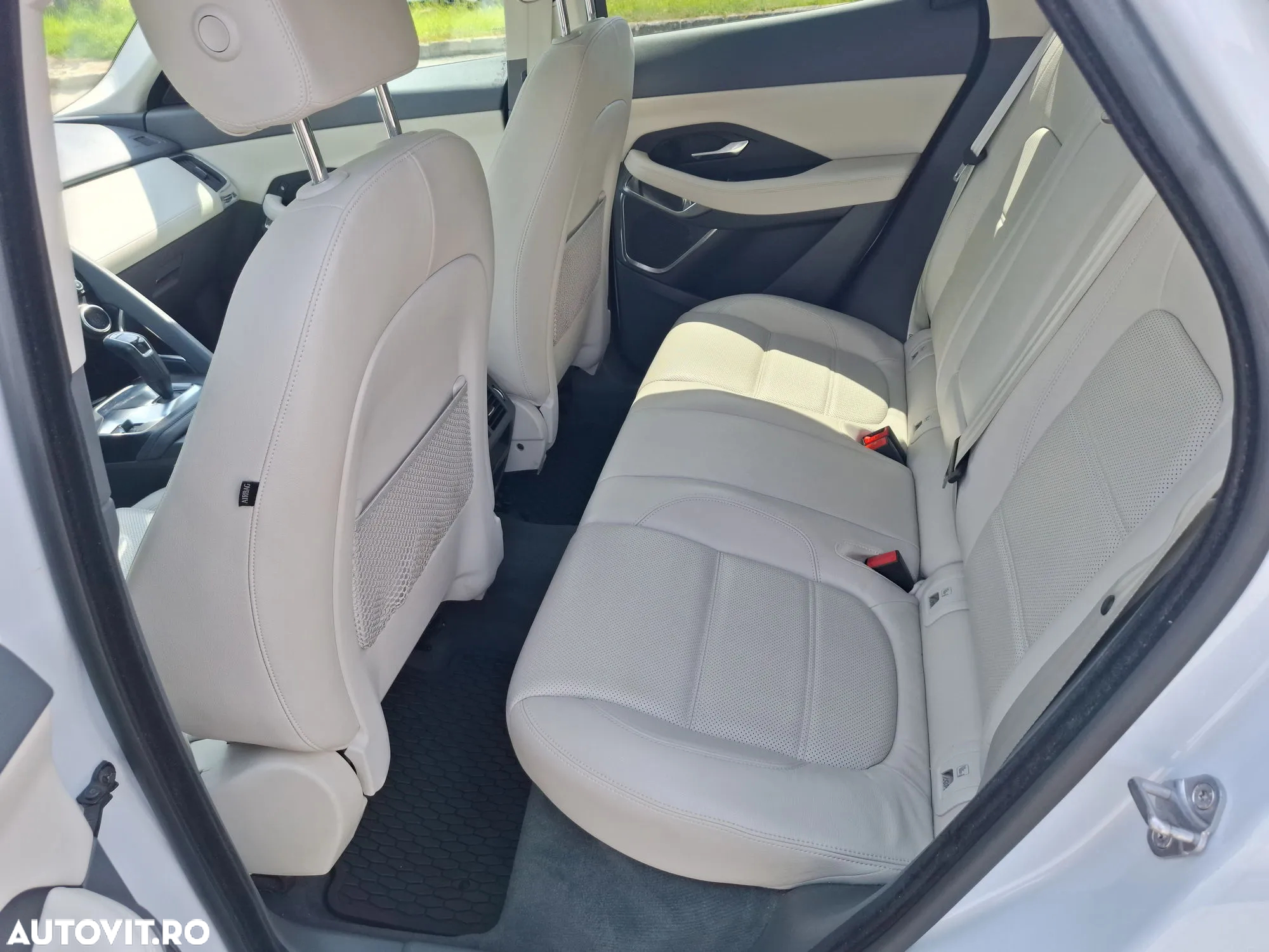 Jaguar E-Pace - 11