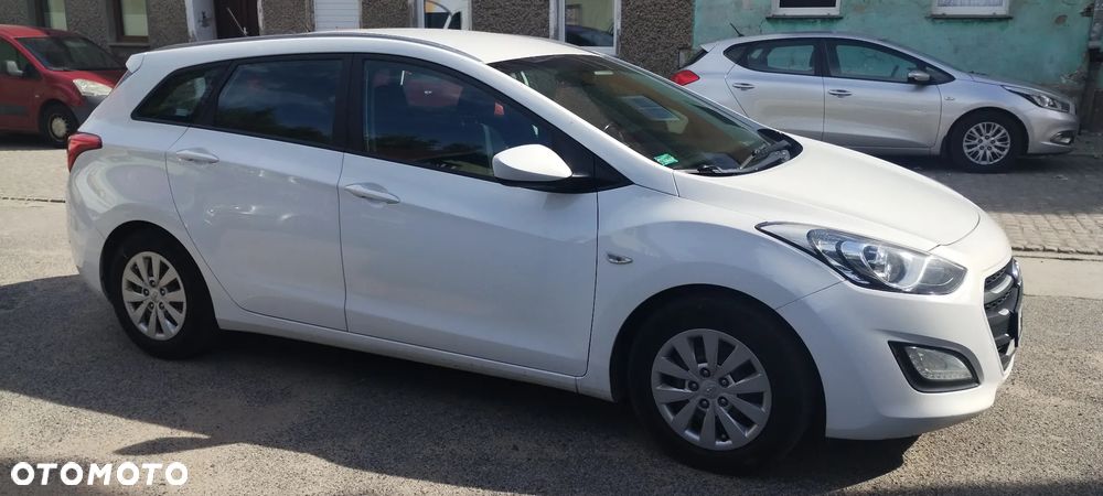 Hyundai i30 1.6 D Classic + - 10