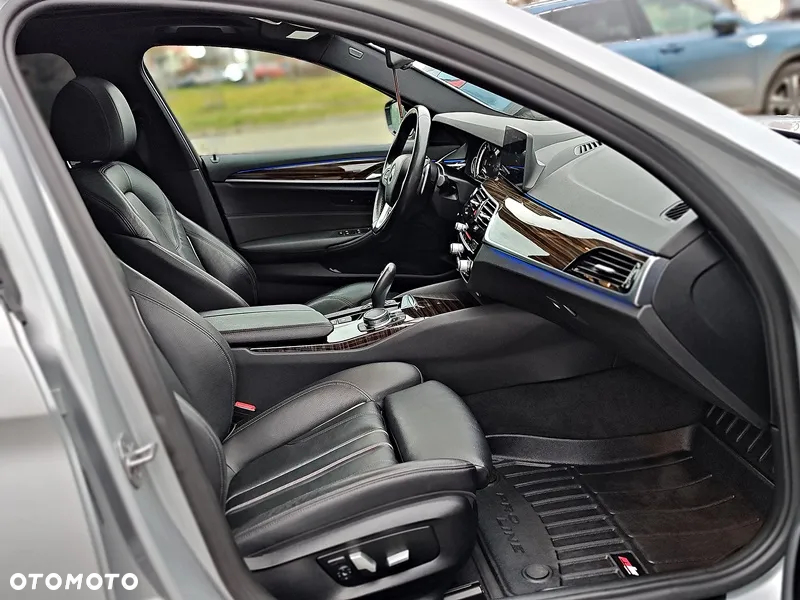BMW Seria 5 530i xDrive Sport Line - 17