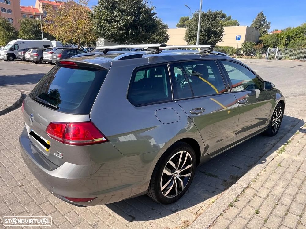 VW Golf Variant 1.6 TDi Highline DSG - 4