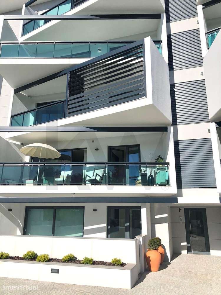 Fabuloso Apartamento T3 com terraço num Condomínio de Luxo, em Carcave - Grande imagem: 4/41