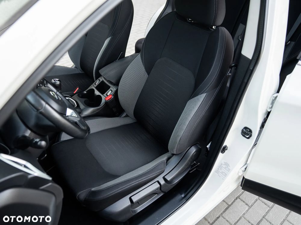 Nissan Qashqai 1.6 DIG-T N-Connecta - 26