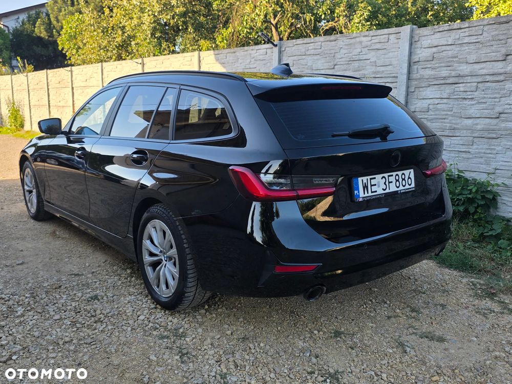 BMW Seria 3 318d mHEV - 8