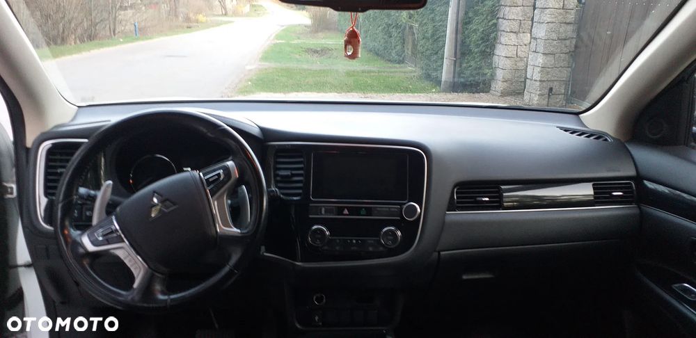Mitsubishi Outlander - 6