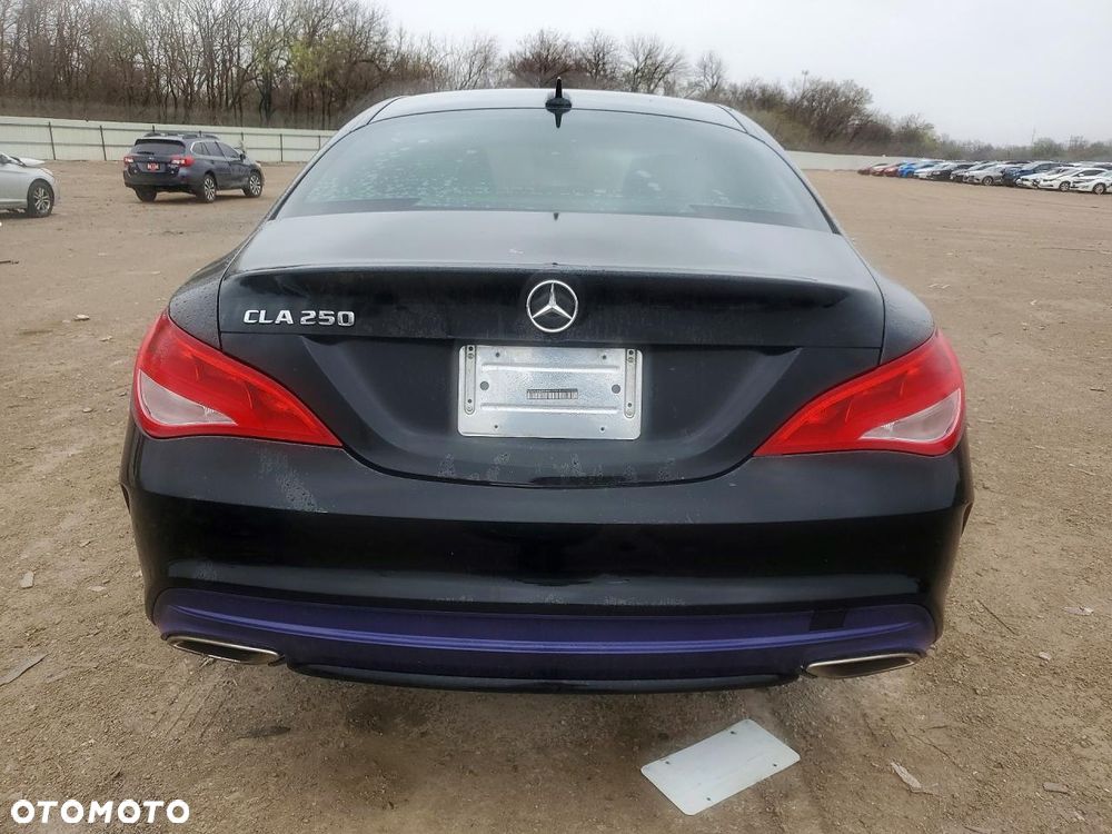 Mercedes-Benz CLA 250 4Matic 7G-DCT - 6