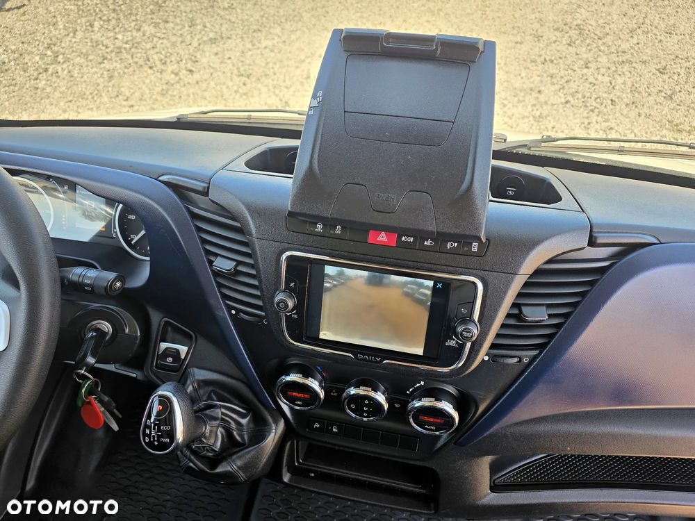 Iveco IVECO 35S18 3.0 HPI 180 KONNY ŚREDNI AUTOMAT KLIMA ALUFELGI LED NAVIGACJA - 29