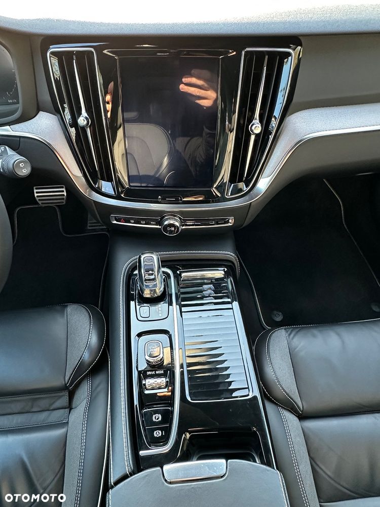 Volvo V60 T8 AWD Plug-In Hybrid Inscription - 16