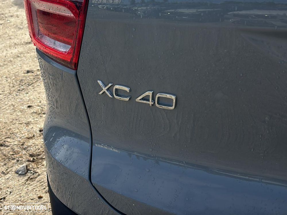 Volvo XC 40 2.0 B3 Core - 21