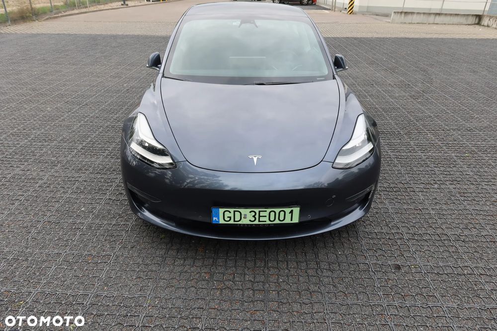 Tesla Model 3 - 8