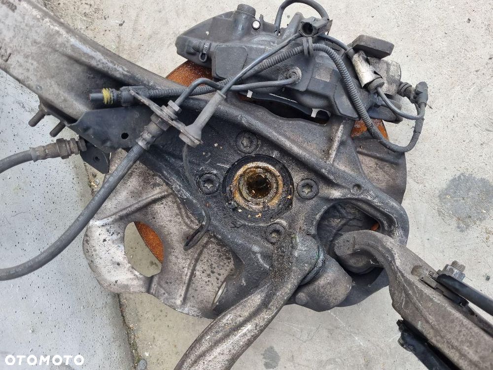 ALFA ROMEO GIULIA Q4 ZWROTNICA AMORTYZATOR WAHACZE PRAWA PRZÓD 00505445620 - 6