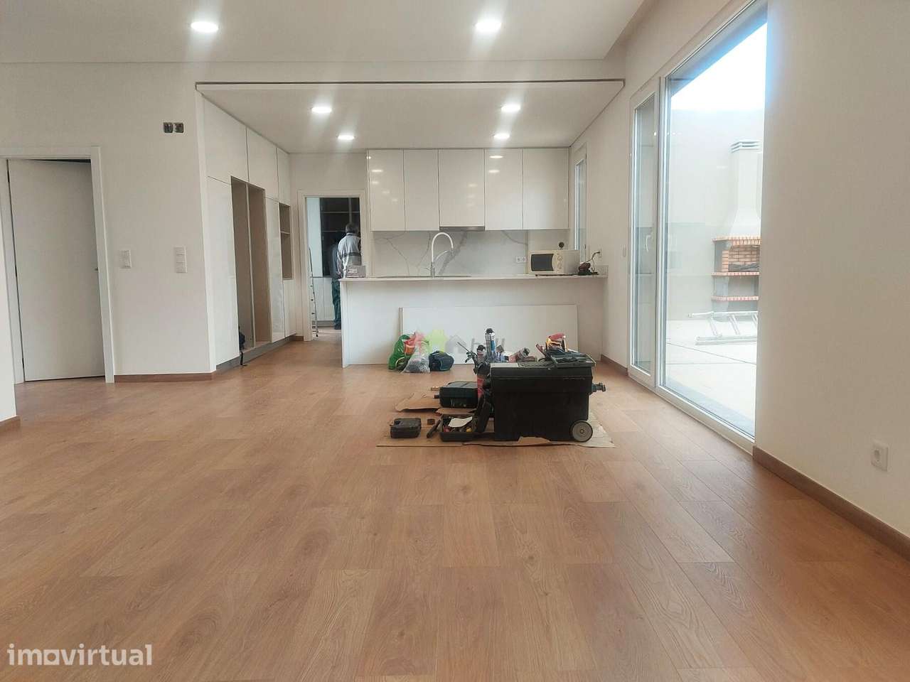 Moradia T4 Nova de arquitectura moderna em Azeitão - Grande imagem: 4/25