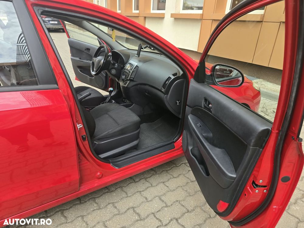 Hyundai i30 1.6 CRDI blue Classic - 8