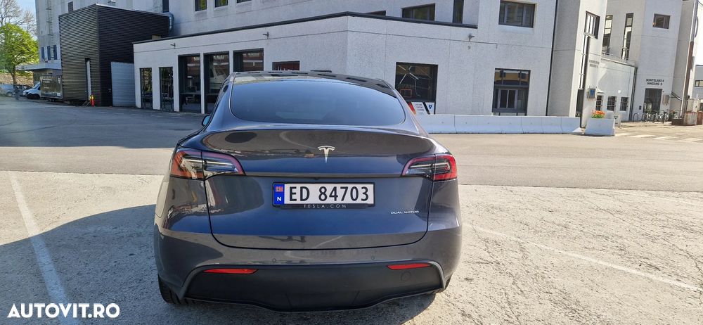 Tesla Model Y Long Range Dual Motor AWD - 6