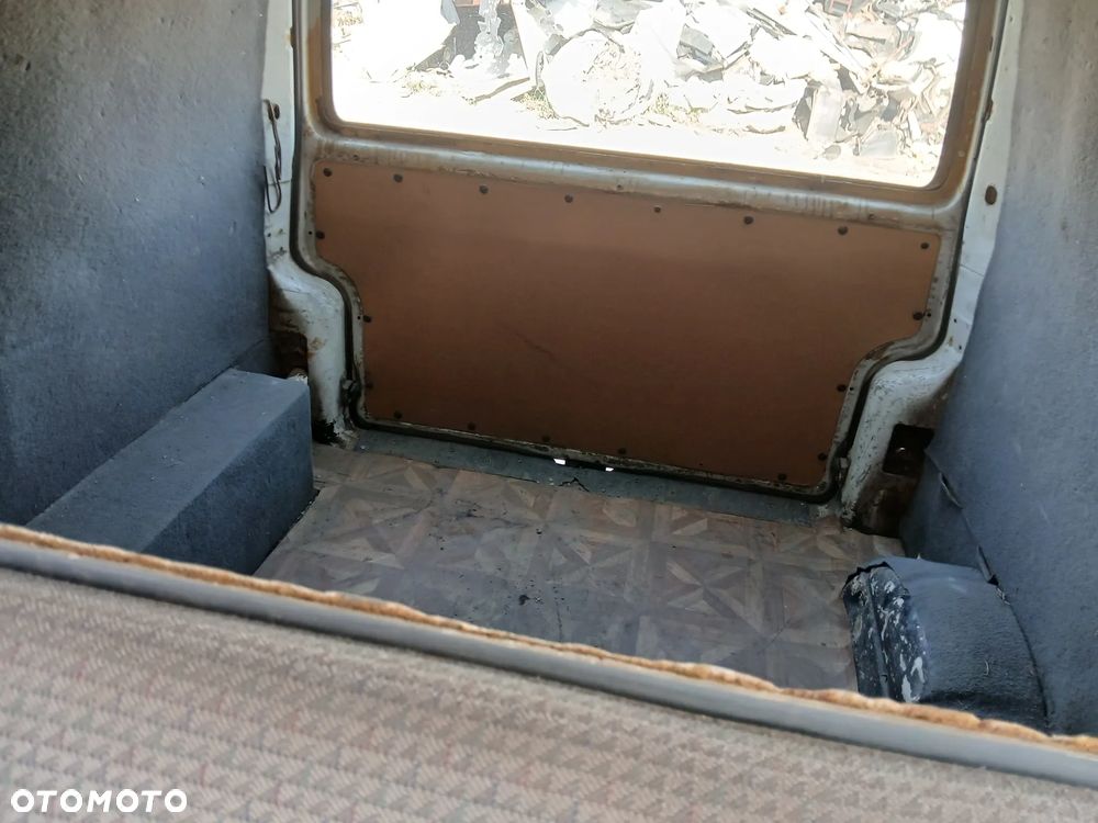 volkswagen transporter T4 902 fotel fotele kanapa deska kokpit podsufitka boczek boczki klamka - 8