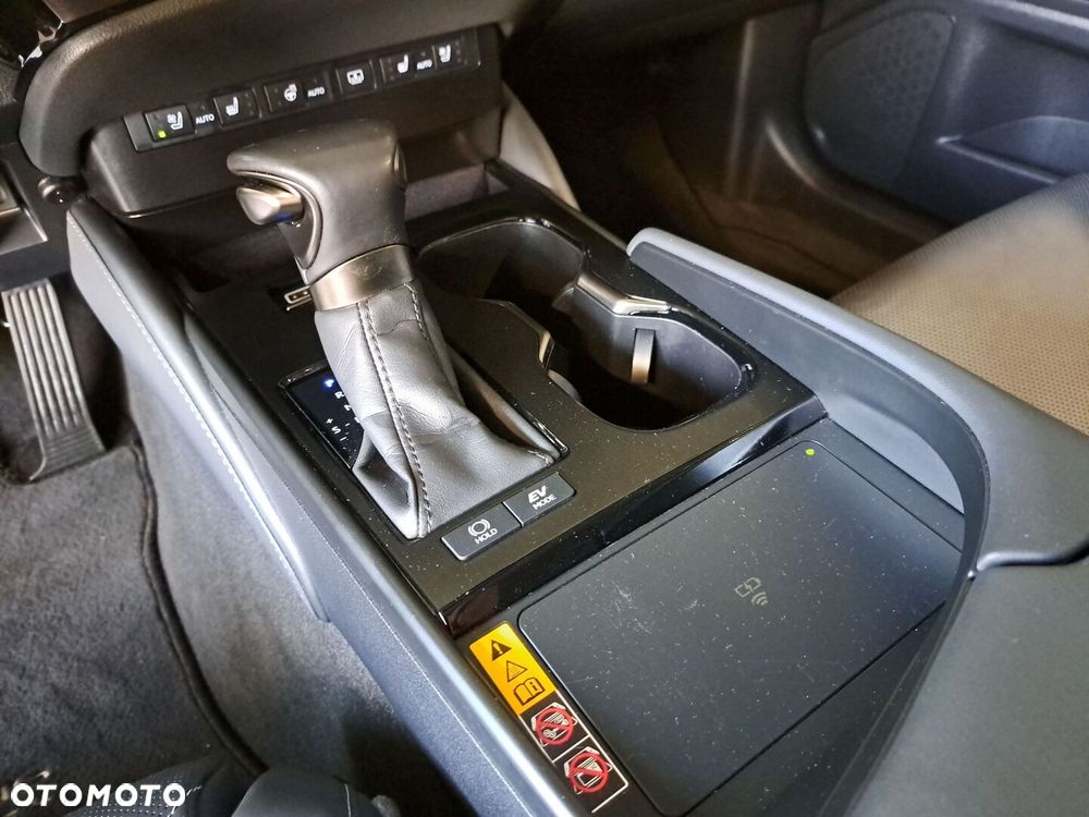 Lexus ES 300h Prestige - 29