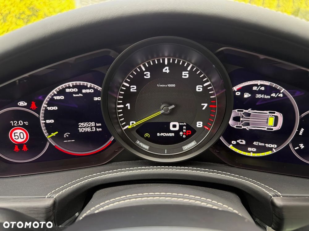 Porsche Panamera 4 E-Hybrid Platinum Edition - 13