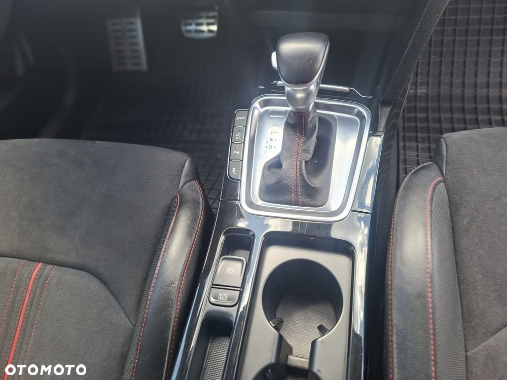 Kia ProCeed 1.6 T-GDI GT DCT - 16