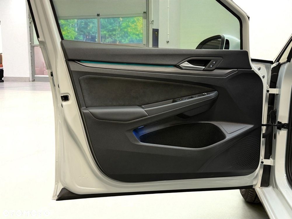 Volkswagen Golf - 16