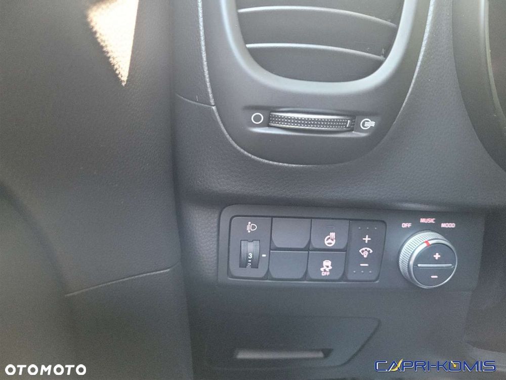 Kia Soul 1.6 CRDI White&Red Edition - 26