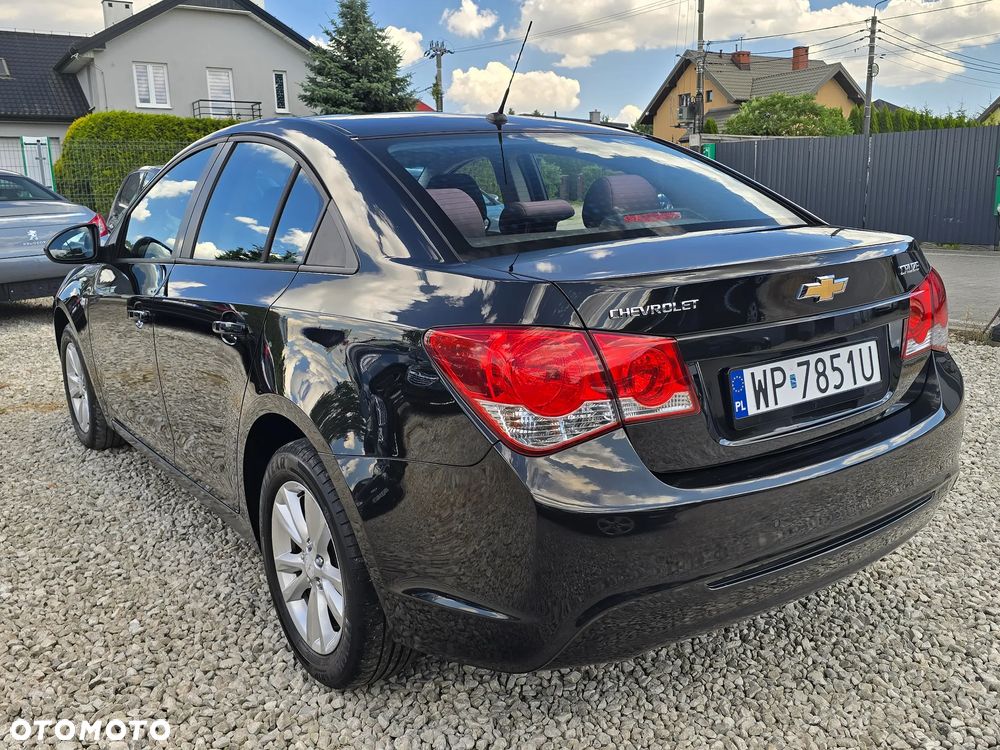 Chevrolet Cruze 1.6 - 8