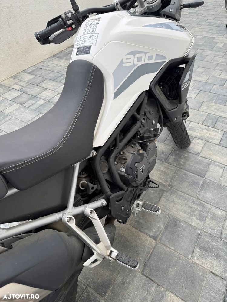 Triumph Tiger 900 - 6