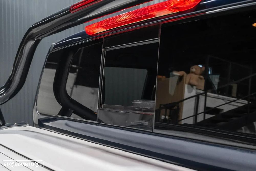 Mercedes-Benz X 250 - 53
