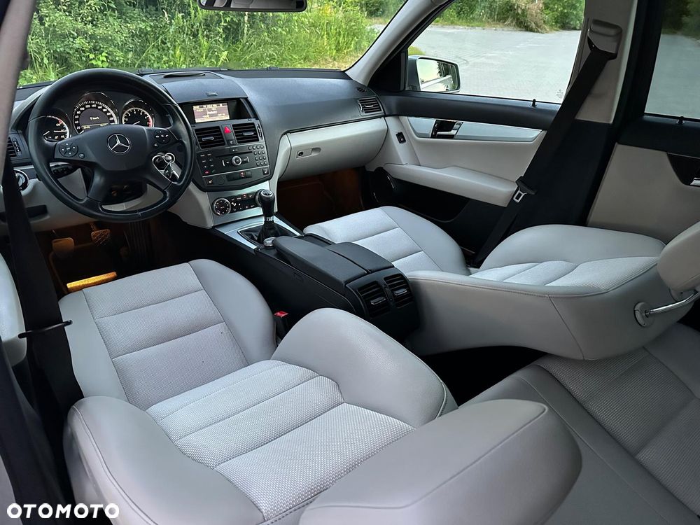 Mercedes-Benz Klasa C 180 Kompressor BlueEFFICIENCY Avantgarde - 18