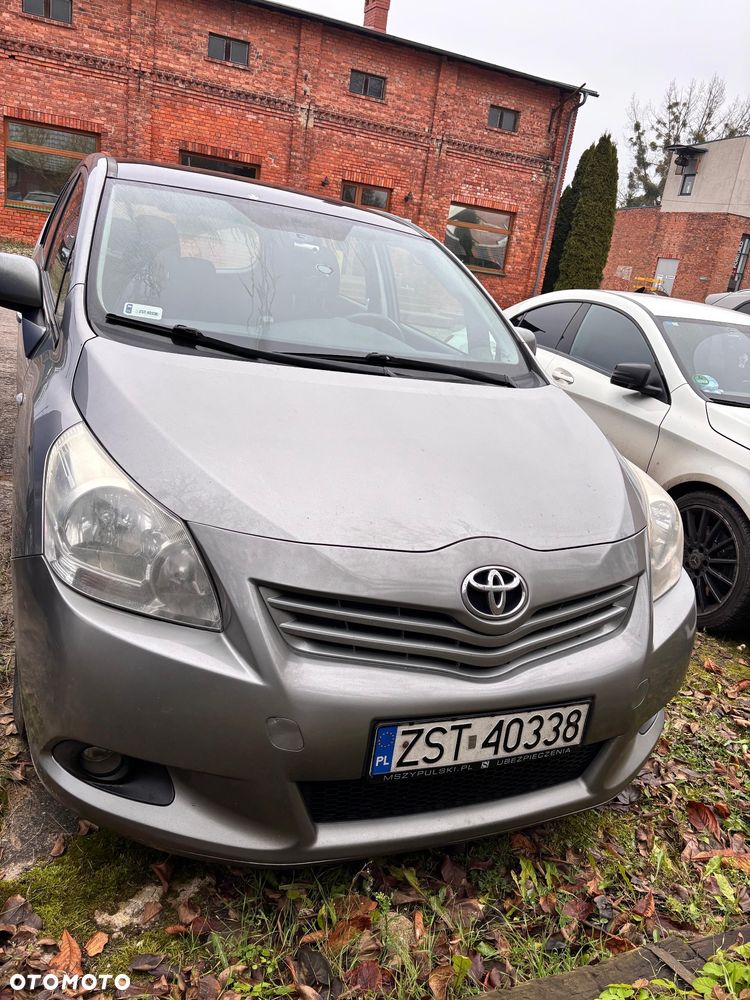 Toyota Verso 2.0 D-4D - 1