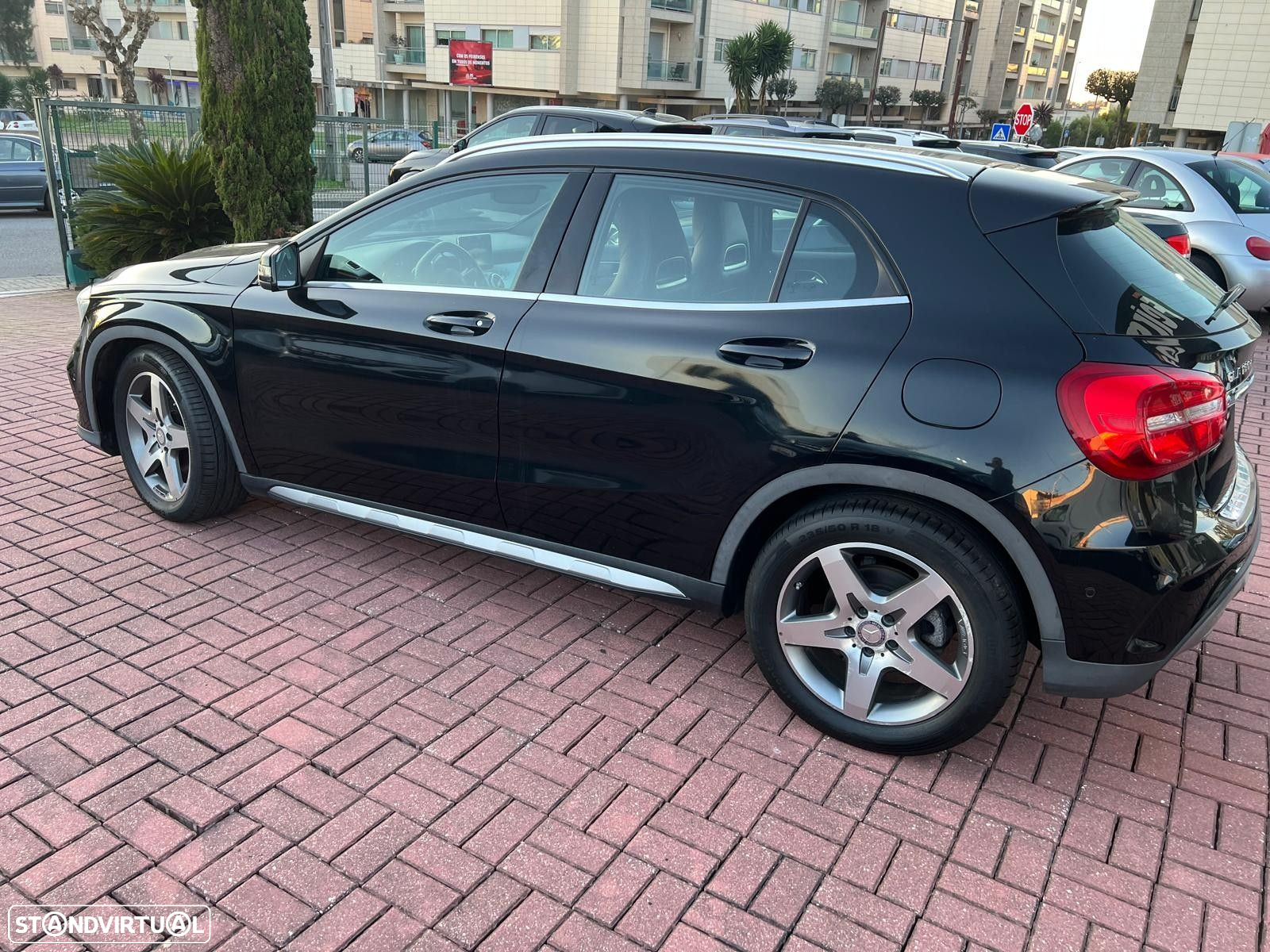 Mercedes-Benz GLA 180 CDi AMG Line - 10