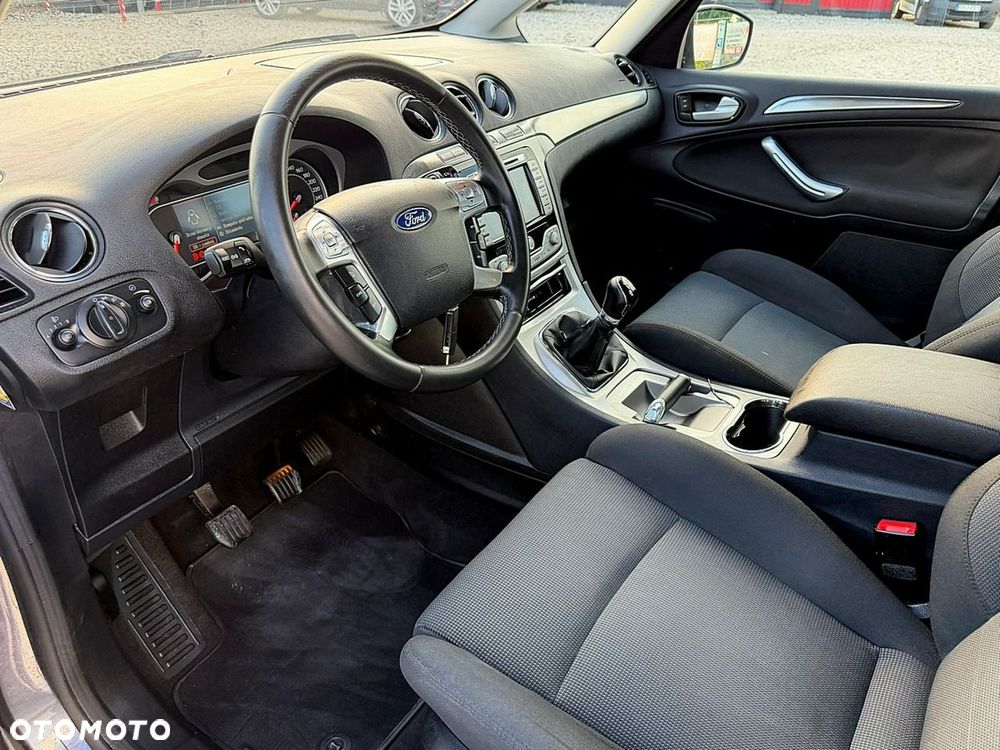 Ford Galaxy - 10
