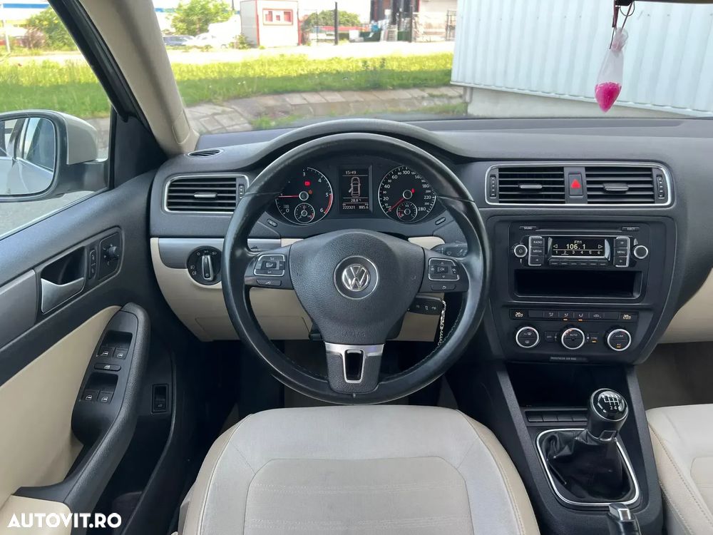 Volkswagen Jetta 2.0 TDI CR DPF Highline - 25