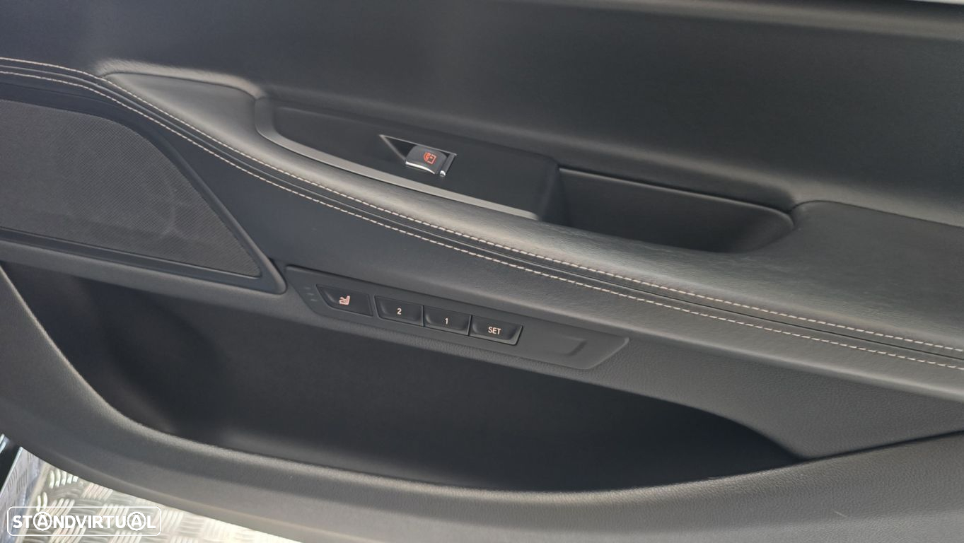 BMW 740 d xDrive Pack M Auto - 51