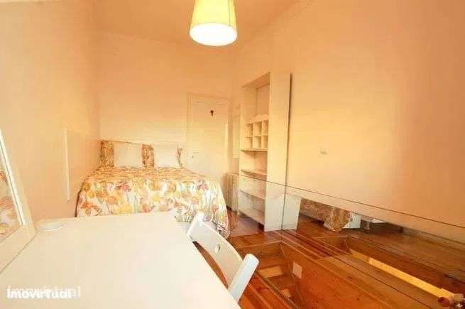 Duplex T1: Elegância e Tranquilidade em Alvalade - Grande imagem: 4/13