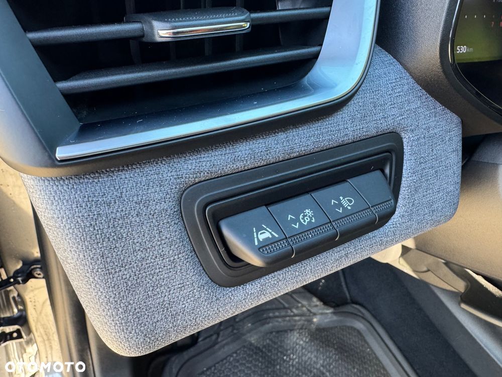 Renault Clio TCe 100 INTENS - 21