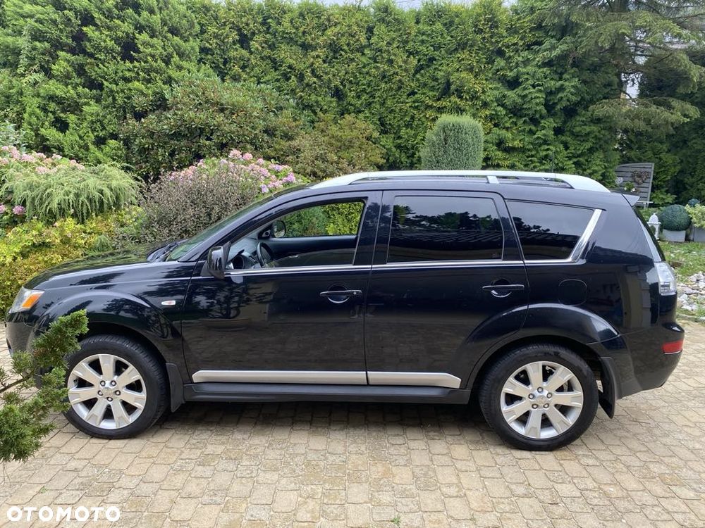 Mitsubishi Outlander 2.0 DID Instyle NAVI - 30