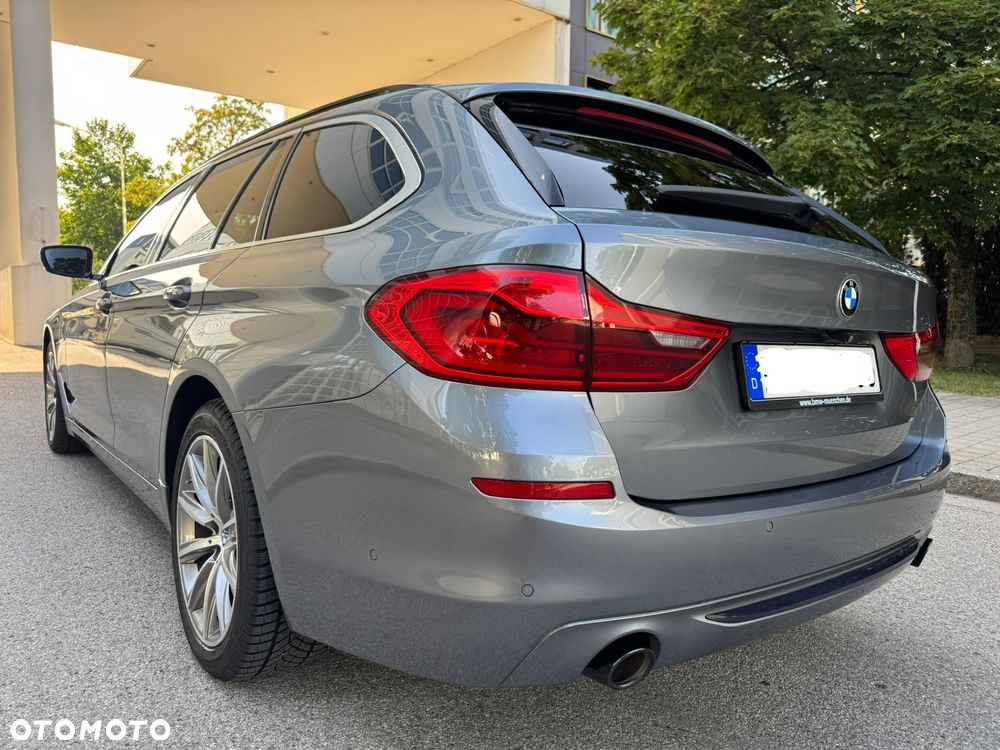 BMW Seria 5 520d Sport Line - 8