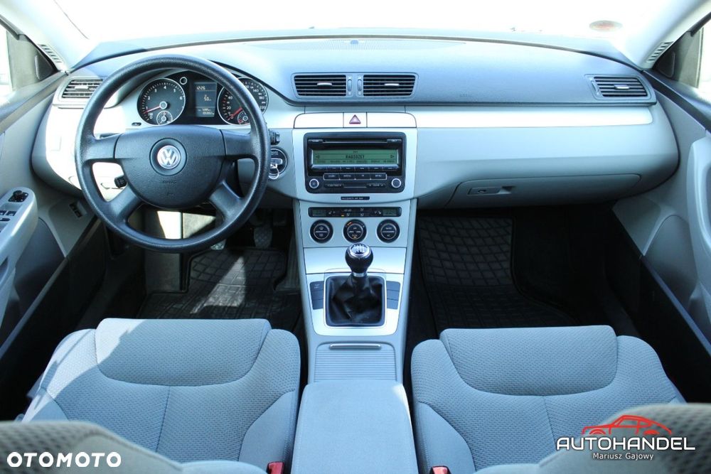 Volkswagen Passat - 14