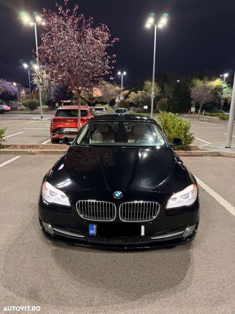 BMW Seria 5 525d xDrive - 29