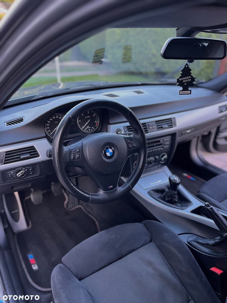 BMW Seria 3 320d xDrive - 28