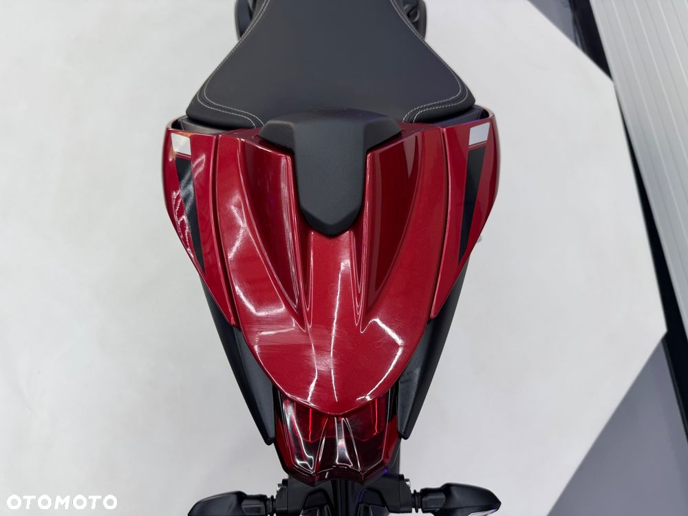 Triumph Street Triple - 35