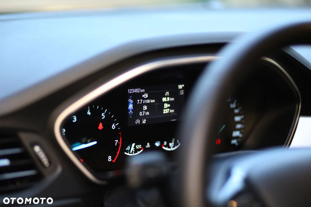 Ford Focus 1.0 EcoBoost Connected - 12
