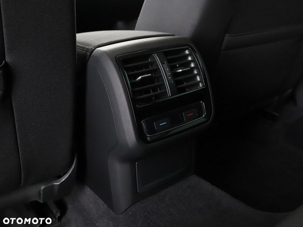 Volkswagen Passat Variant 1.6 TDI (BlueMotion Technology) DSG Comfortline - 39