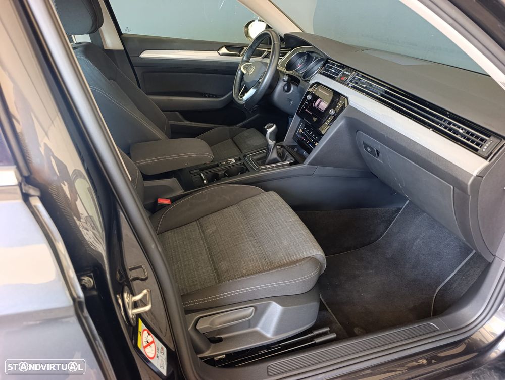 VW Passat Variant - 6